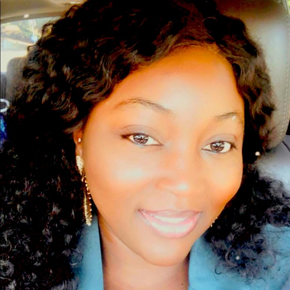 Meet your Posher, Laura